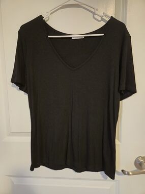 Black V-Neck Short Sleeve Women's Top - Unbranded